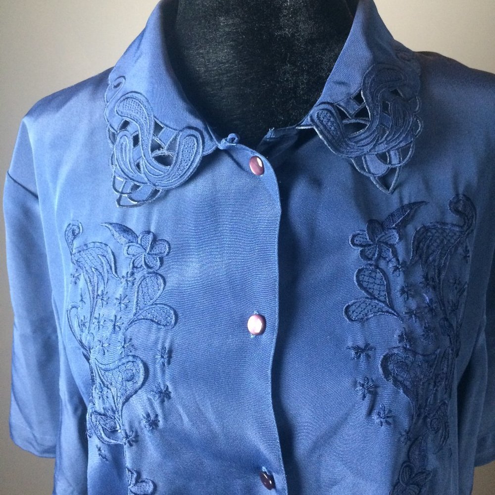 Vintage navy blue short sleeves blouse with beautiful collar and embroideries